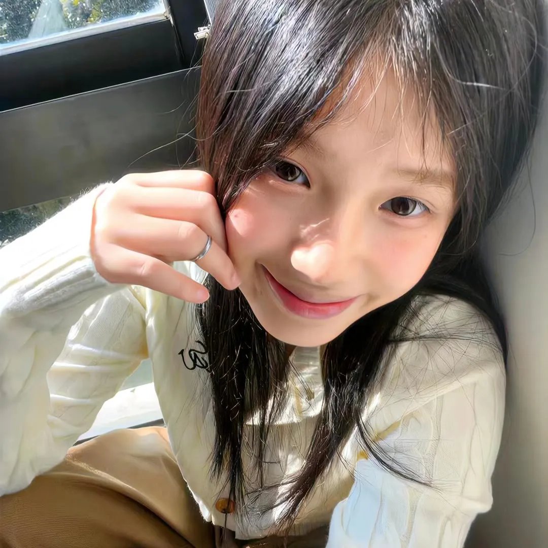 泳池怪诞